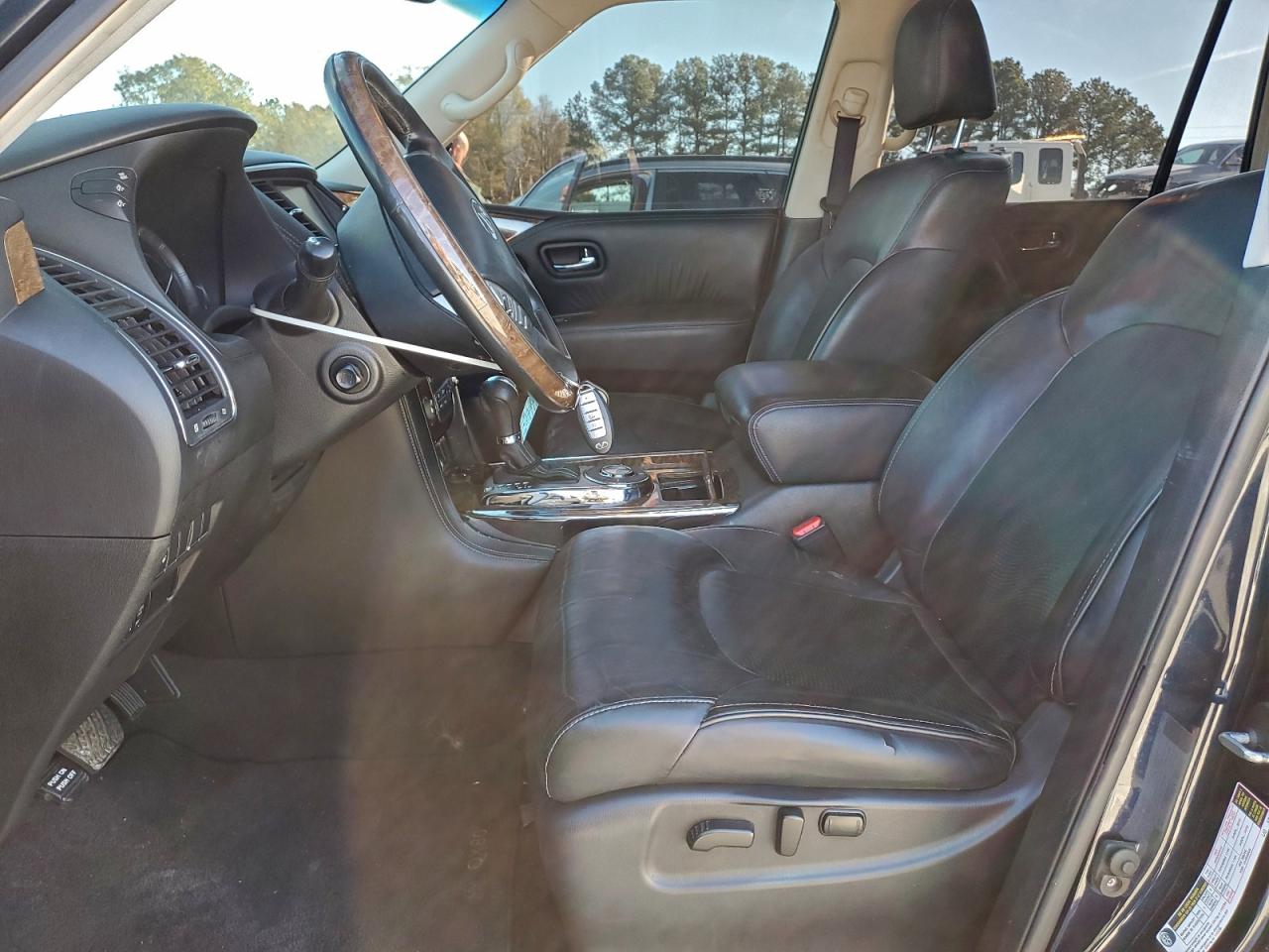 2017 INFINITI QX80 BASE photo 7