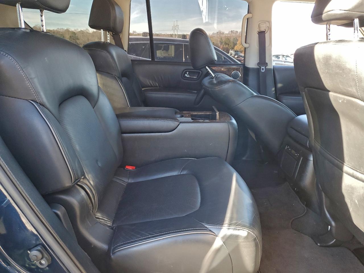 2017 INFINITI QX80 BASE photo 11