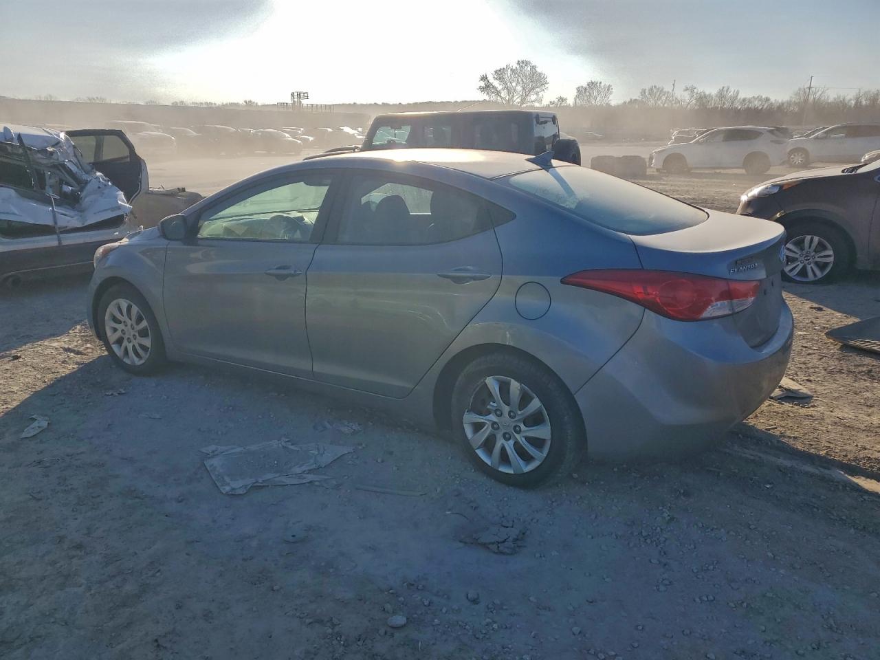 2013 HYUNDAI ELANTRA GLS photo 2