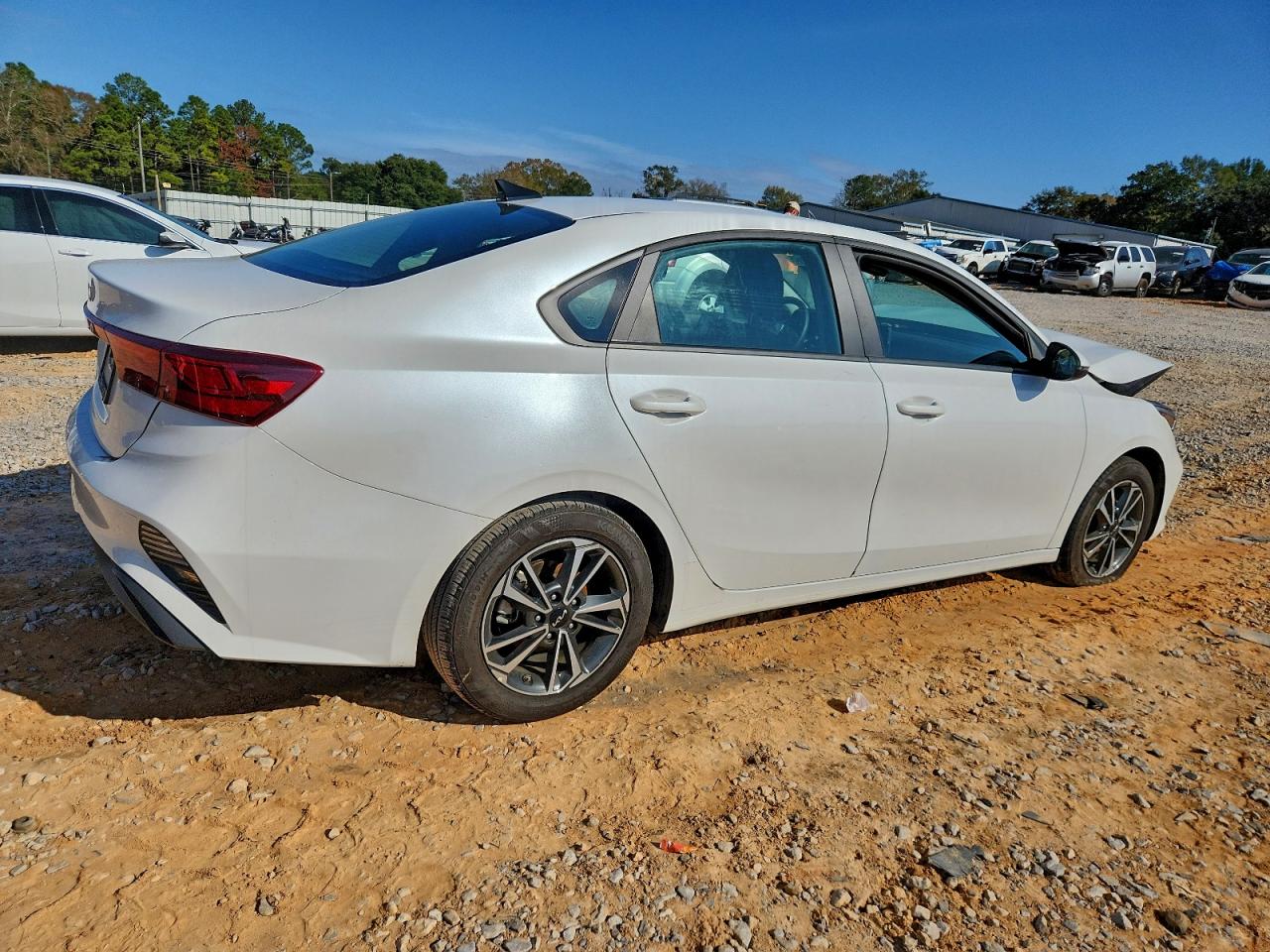 2024 KIA FORTE LX photo 3