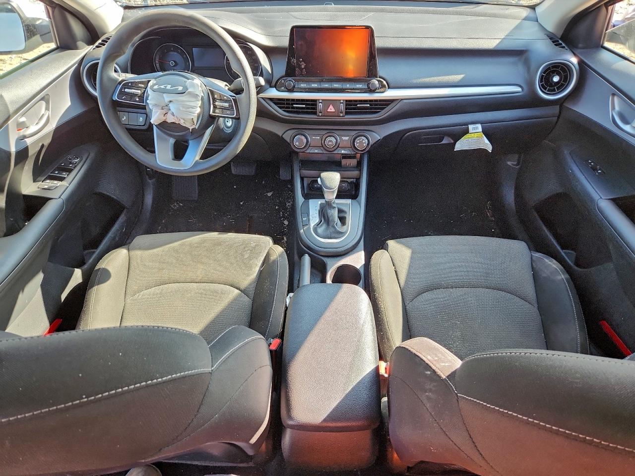 2024 KIA FORTE LX photo 8