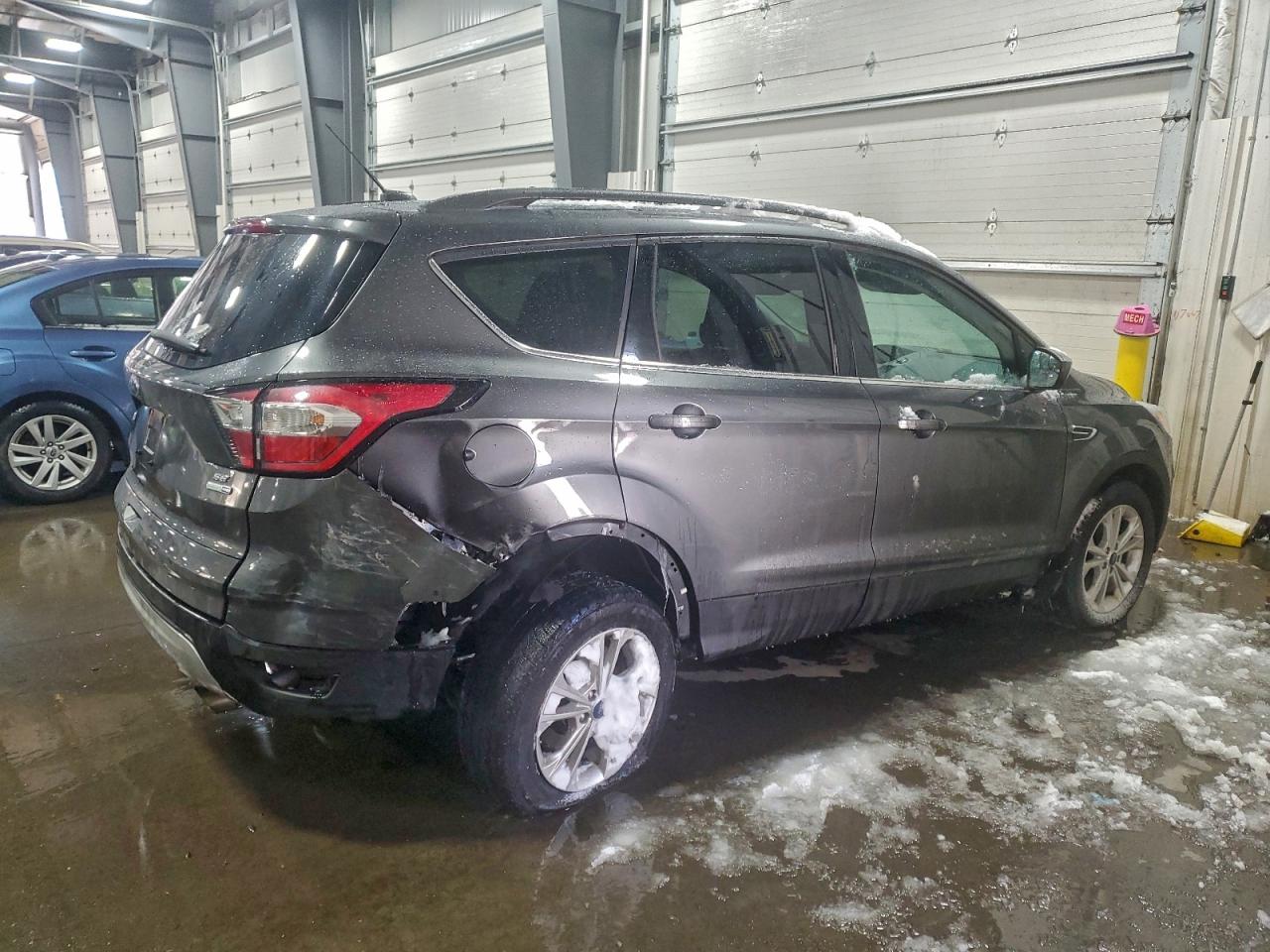 2018 FORD ESCAPE SE photo 3
