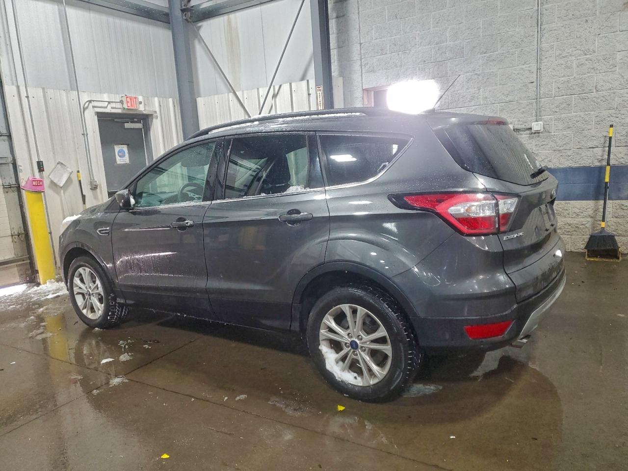 2018 FORD ESCAPE SE photo 2