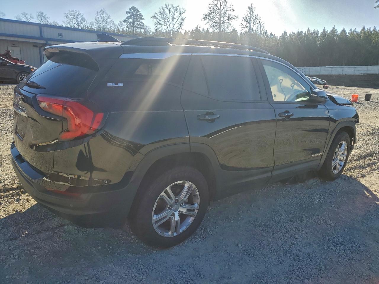 2018 GMC TERRAIN SLE photo 3