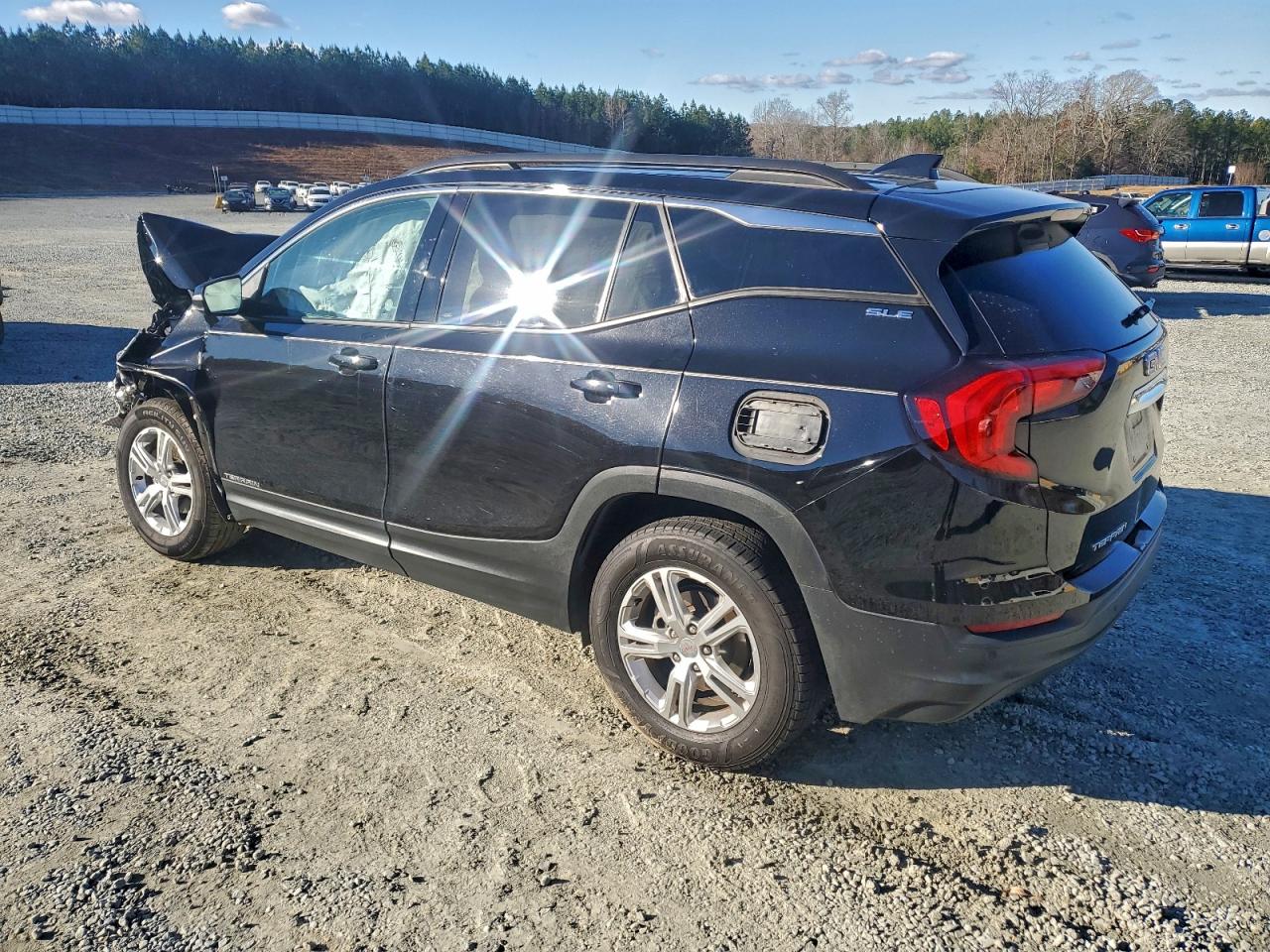 2018 GMC TERRAIN SLE photo 2
