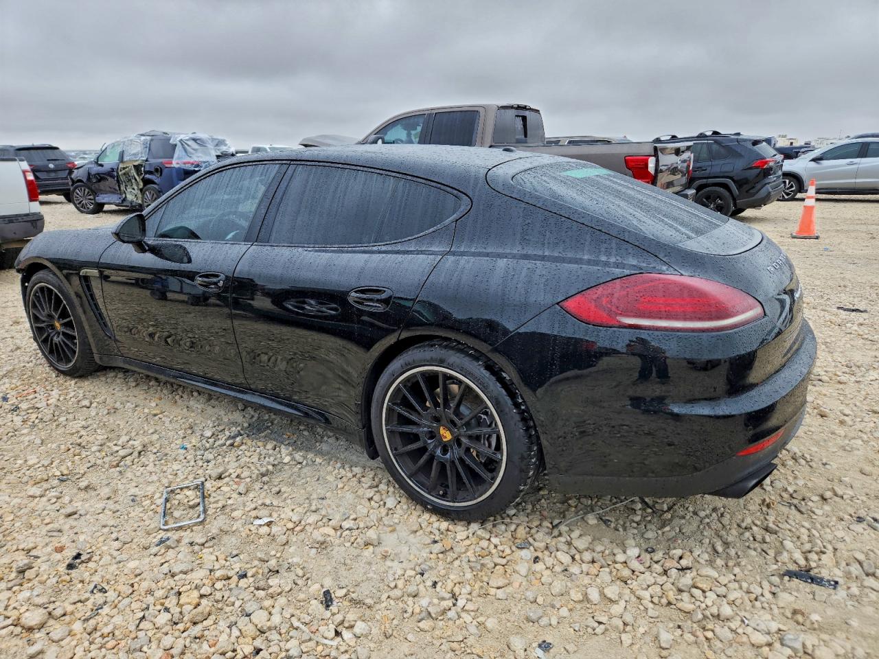 2016 PORSCHE PANAMERA 2 photo 2