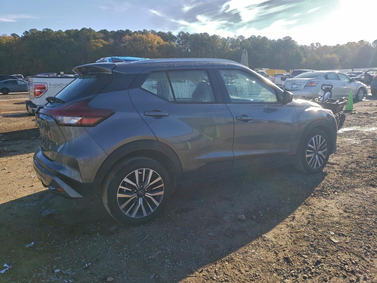 2023 NISSAN KICKS SV photo 3