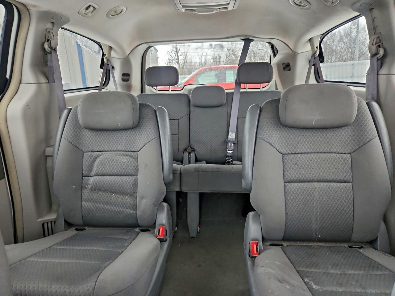 2010 CHRYSLER TOWN & COUNTRY TOURING photo 19