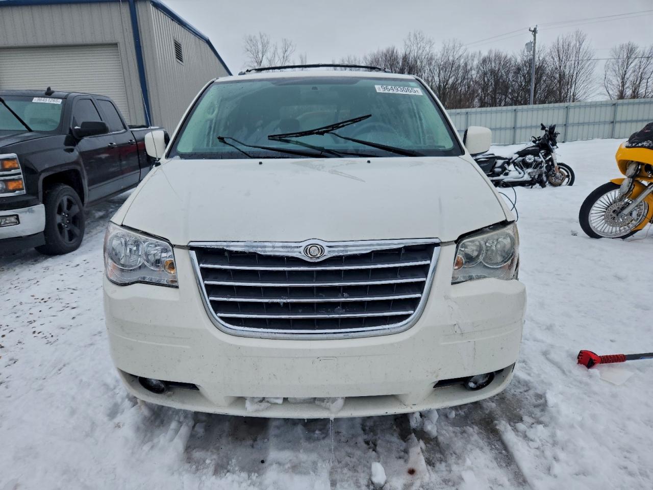 2010 CHRYSLER TOWN & COUNTRY TOURING photo 9