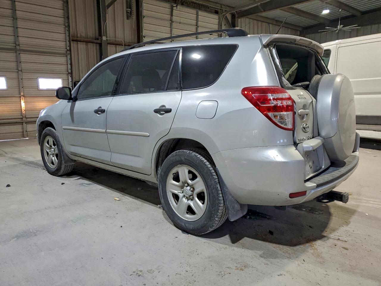 2009 TOYOTA RAV4 photo 2