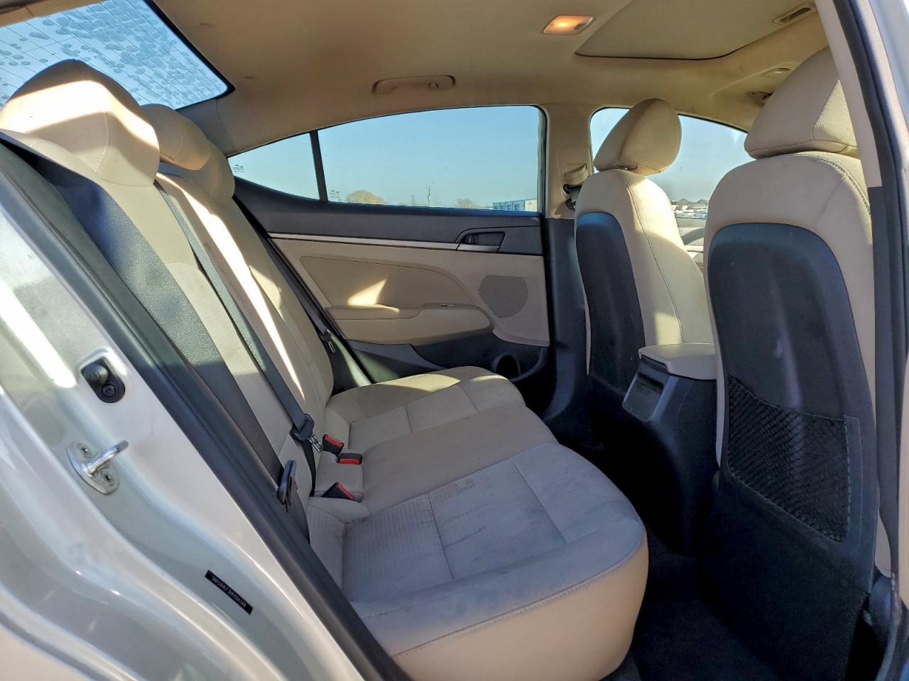 2017 HYUNDAI ELANTRA SE photo 10