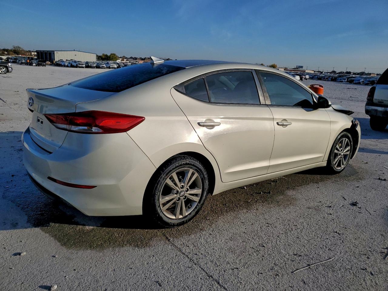 2017 HYUNDAI ELANTRA SE photo 3