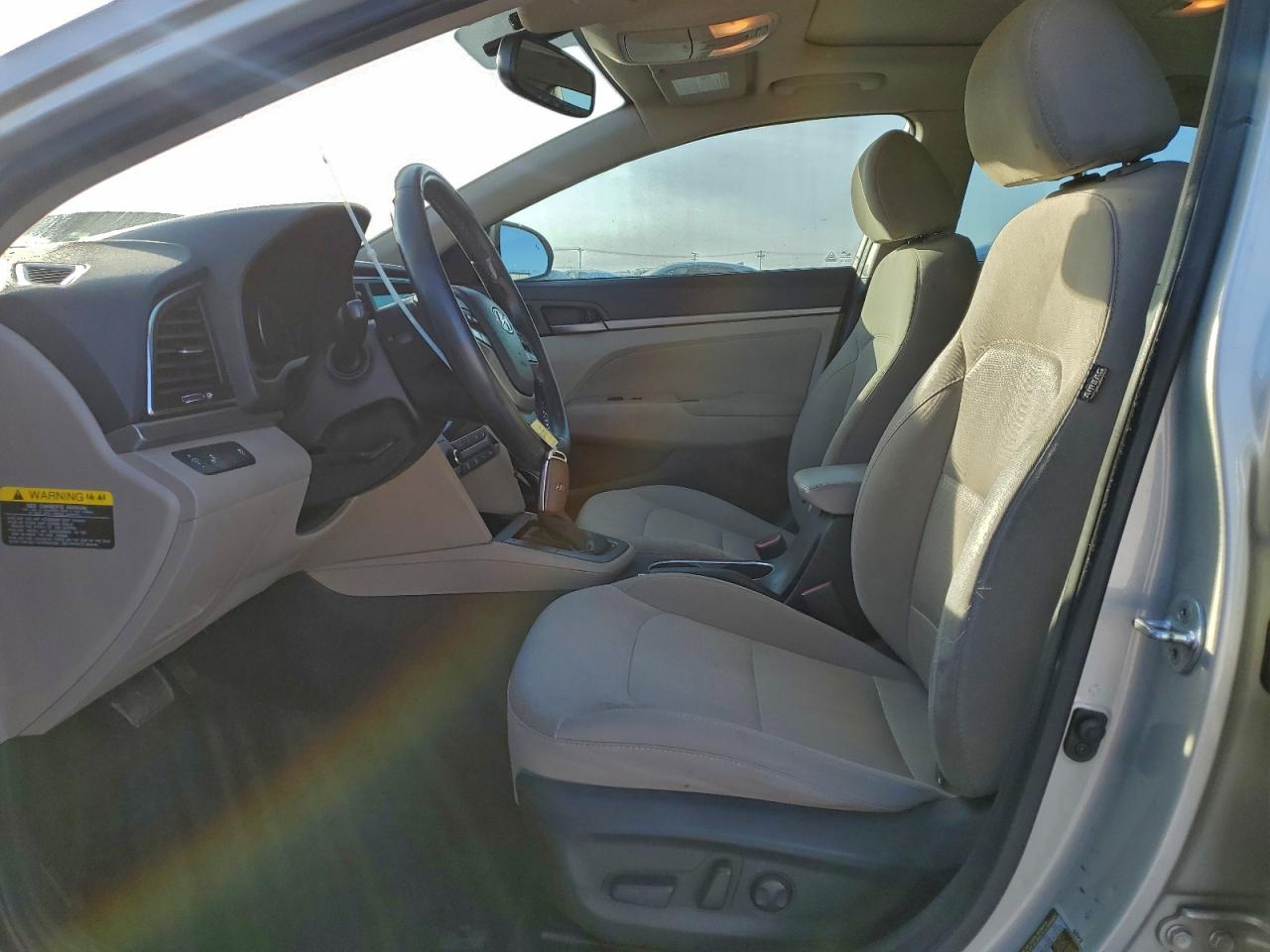 2017 HYUNDAI ELANTRA SE photo 7