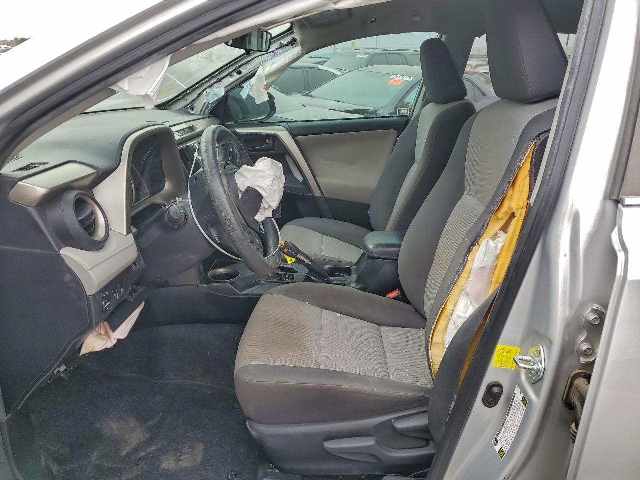 2015 TOYOTA RAV4 LE photo 7