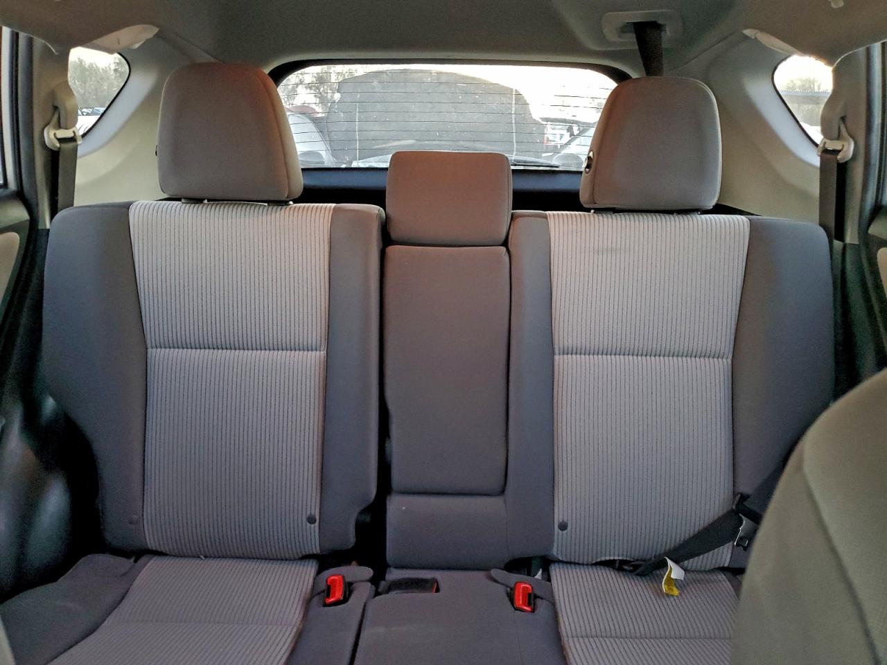 2015 TOYOTA RAV4 LE photo 10