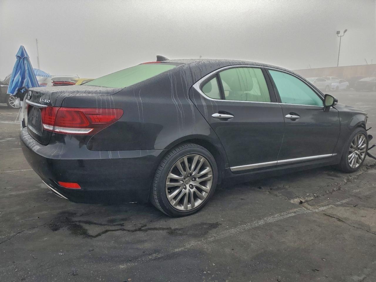 2016 LEXUS LS 460 photo 5