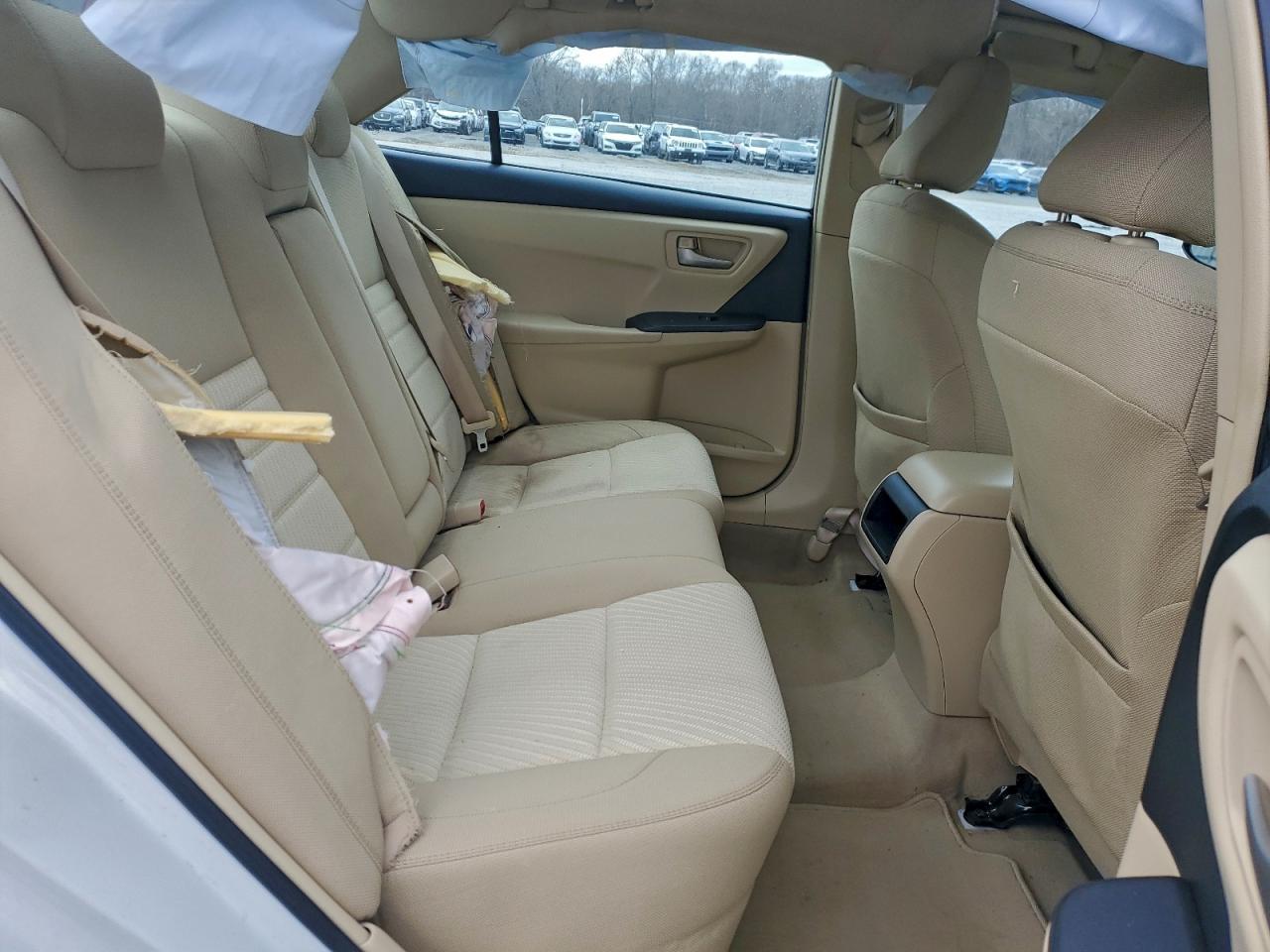 2016 TOYOTA CAMRY LE photo 10