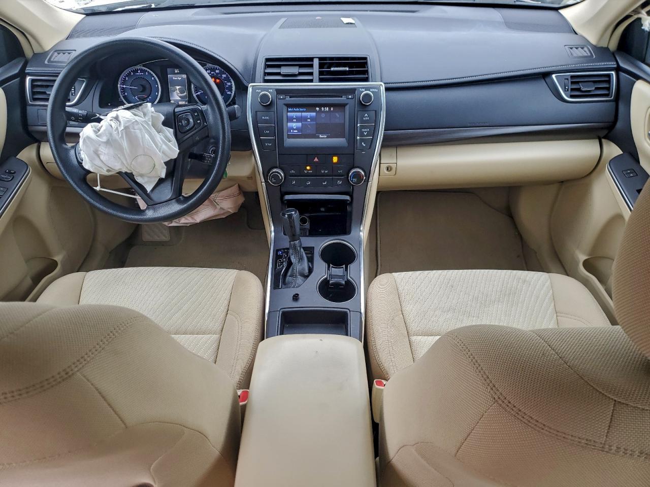 2016 TOYOTA CAMRY LE photo 8