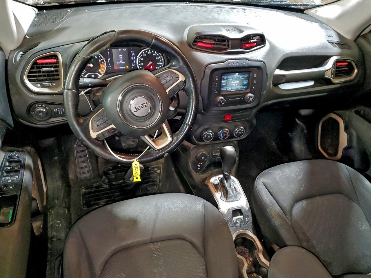 2017 JEEP RENEGADE LATITUDE photo 8