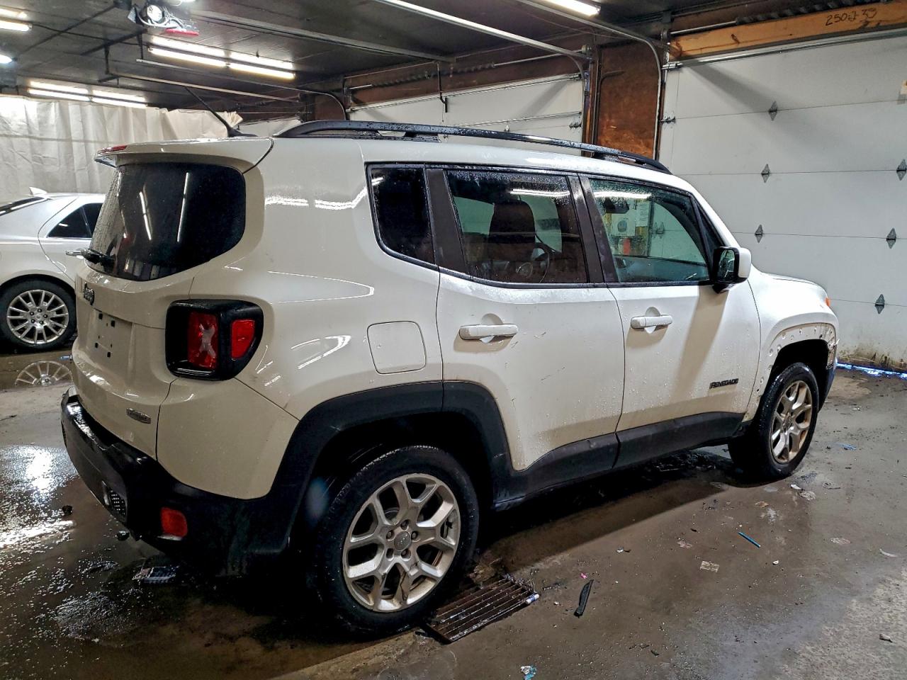 2017 JEEP RENEGADE LATITUDE photo 3