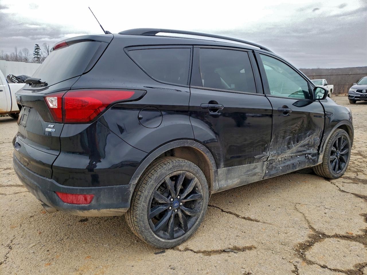 2019 FORD ESCAPE SE photo 3