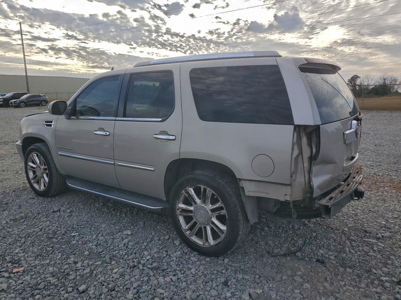 2007 CADILLAC ESCALADE LUXURY photo 2