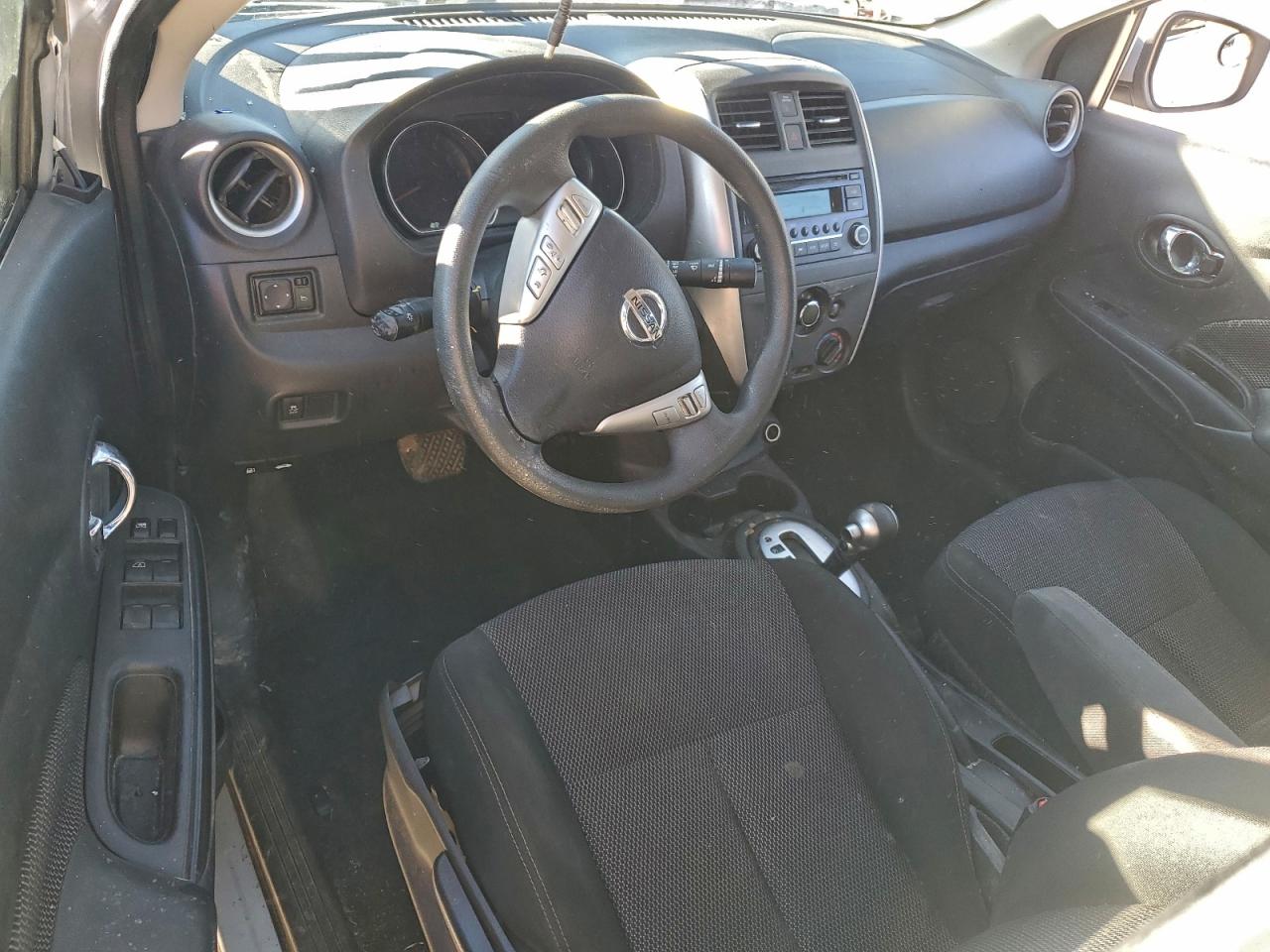 2018 NISSAN VERSA S photo 8