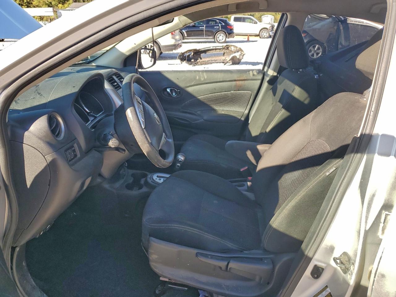 2018 NISSAN VERSA S photo 7