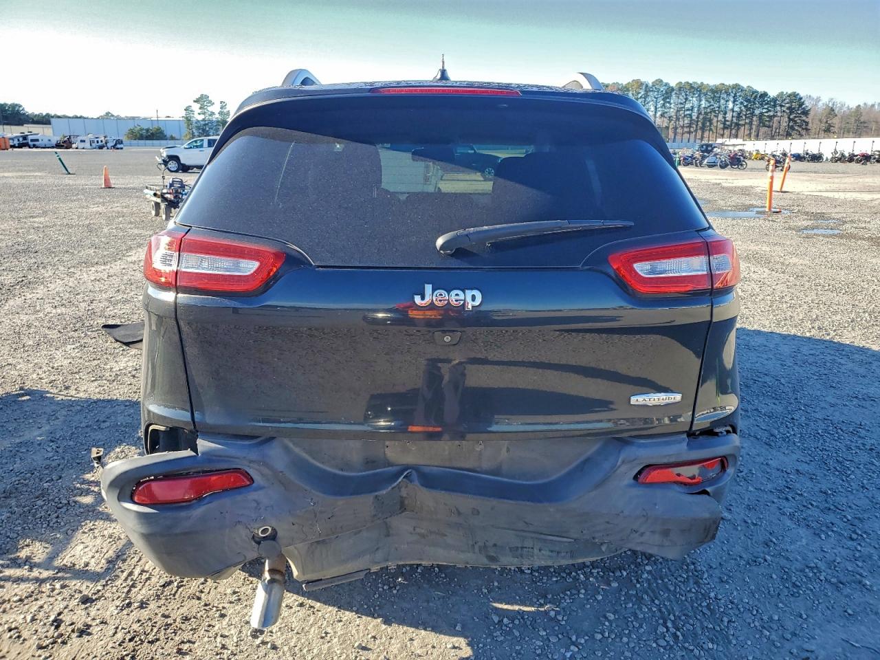 2015 JEEP CHEROKEE LATITUDE photo 6
