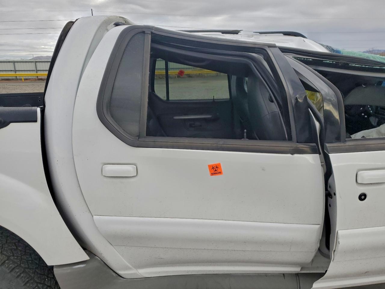 2002 FORD EXPLORER SPORT TRAC photo 28
