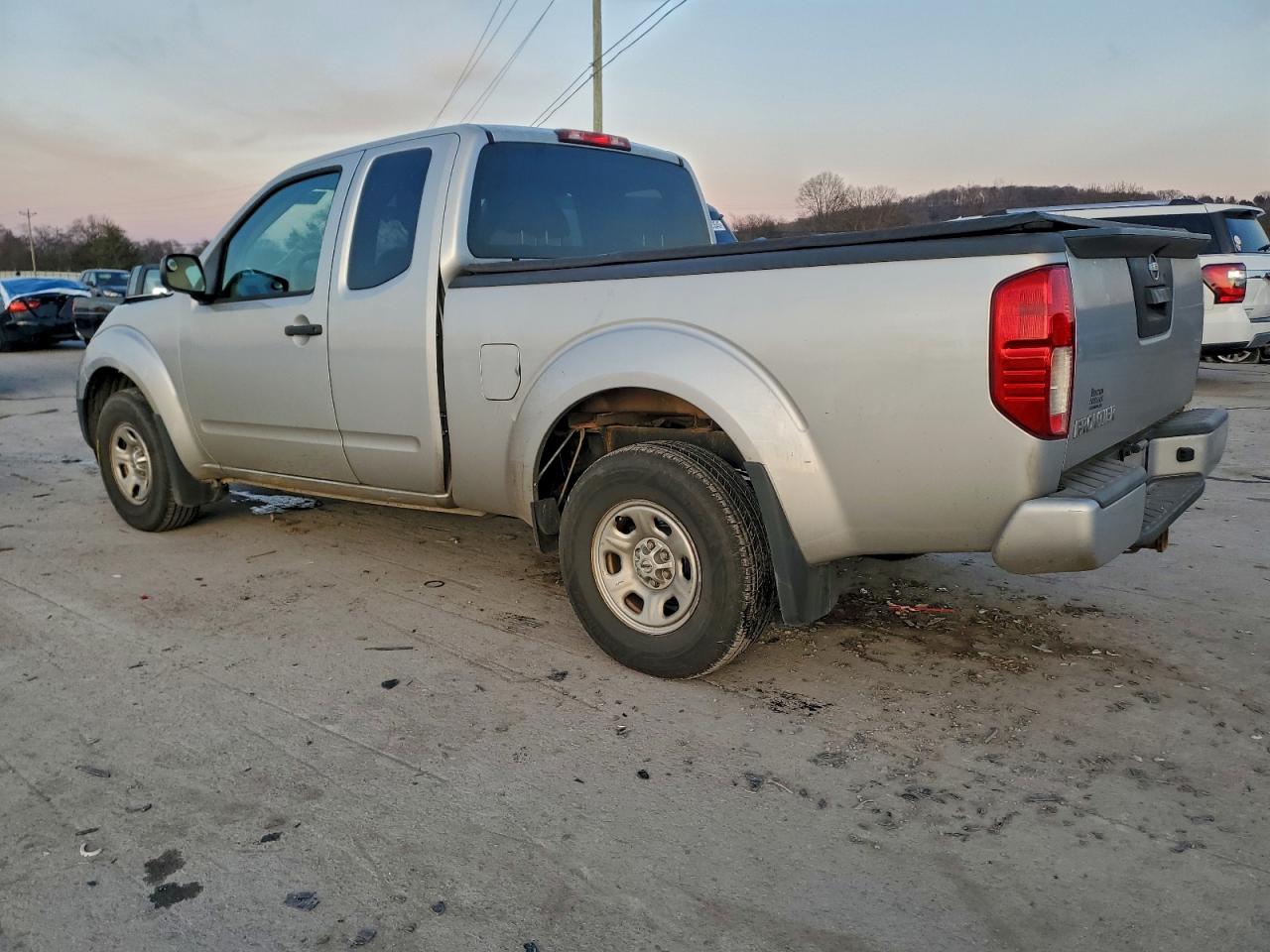 2017 NISSAN FRONTIER S photo 2