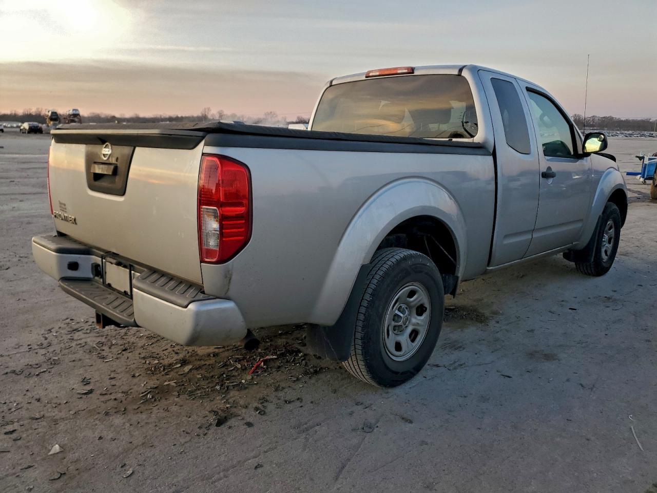 2017 NISSAN FRONTIER S photo 3