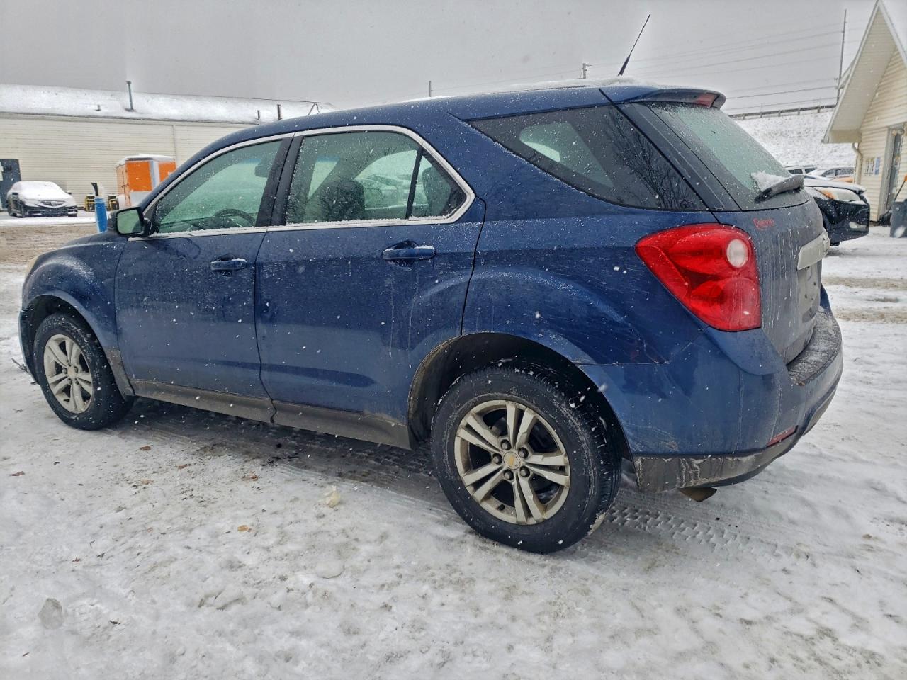 2010 CHEVROLET EQUINOX LS photo 2
