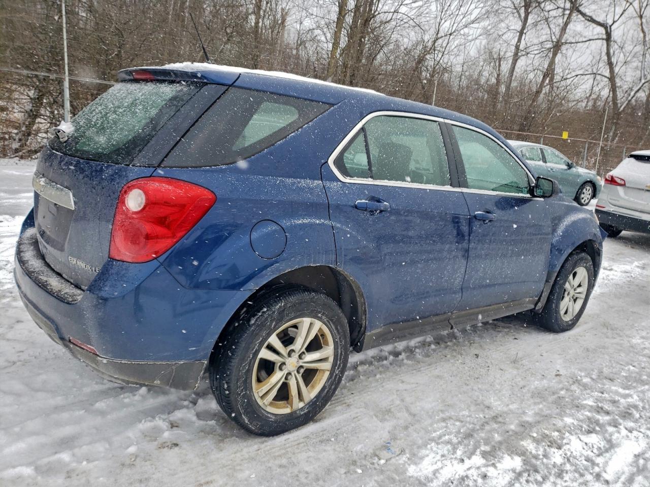 2010 CHEVROLET EQUINOX LS photo 3