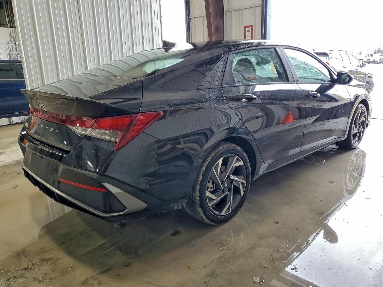 2025 HYUNDAI ELANTRA SEL SPORT photo 3