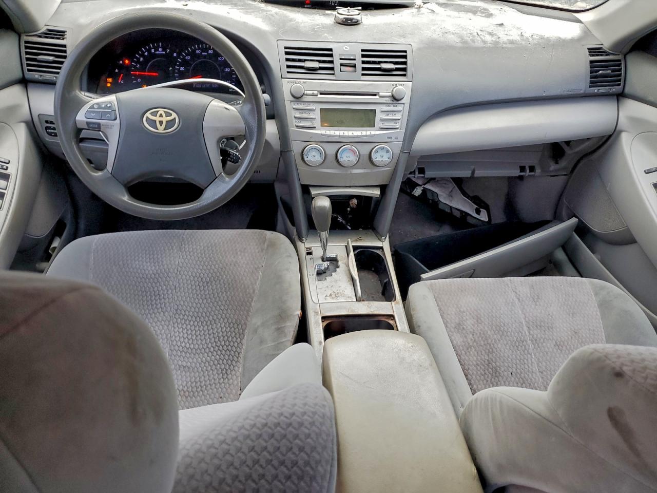 2011 TOYOTA CAMRY BASE photo 8