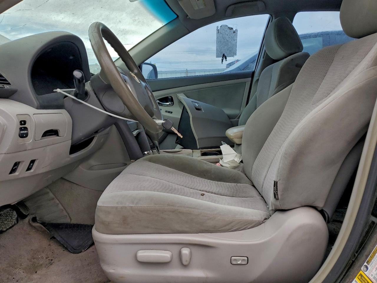 2011 TOYOTA CAMRY BASE photo 7