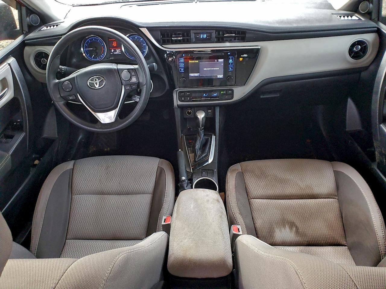 2017 TOYOTA COROLLA L photo 8