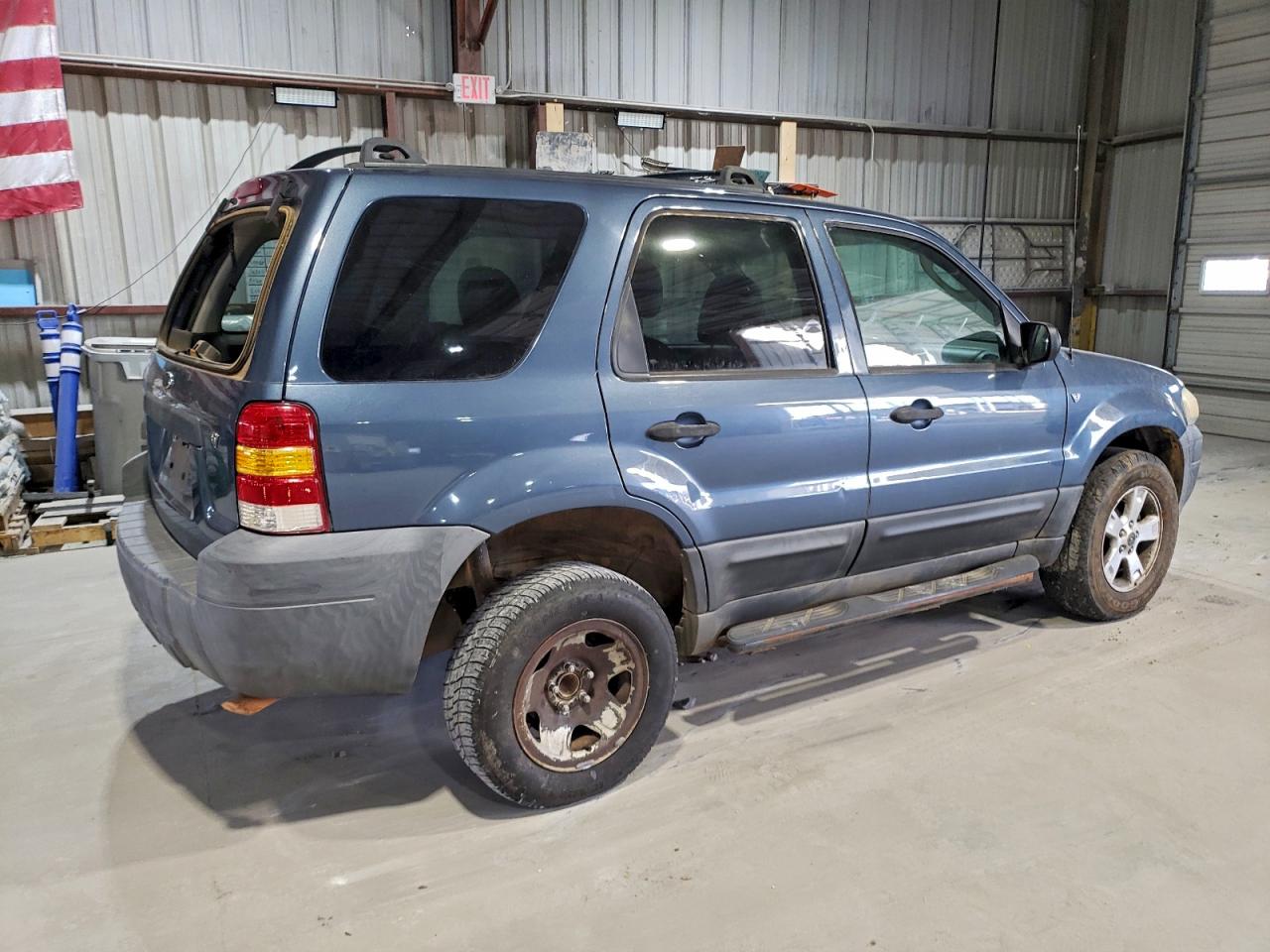 2005 FORD ESCAPE XLT photo 3