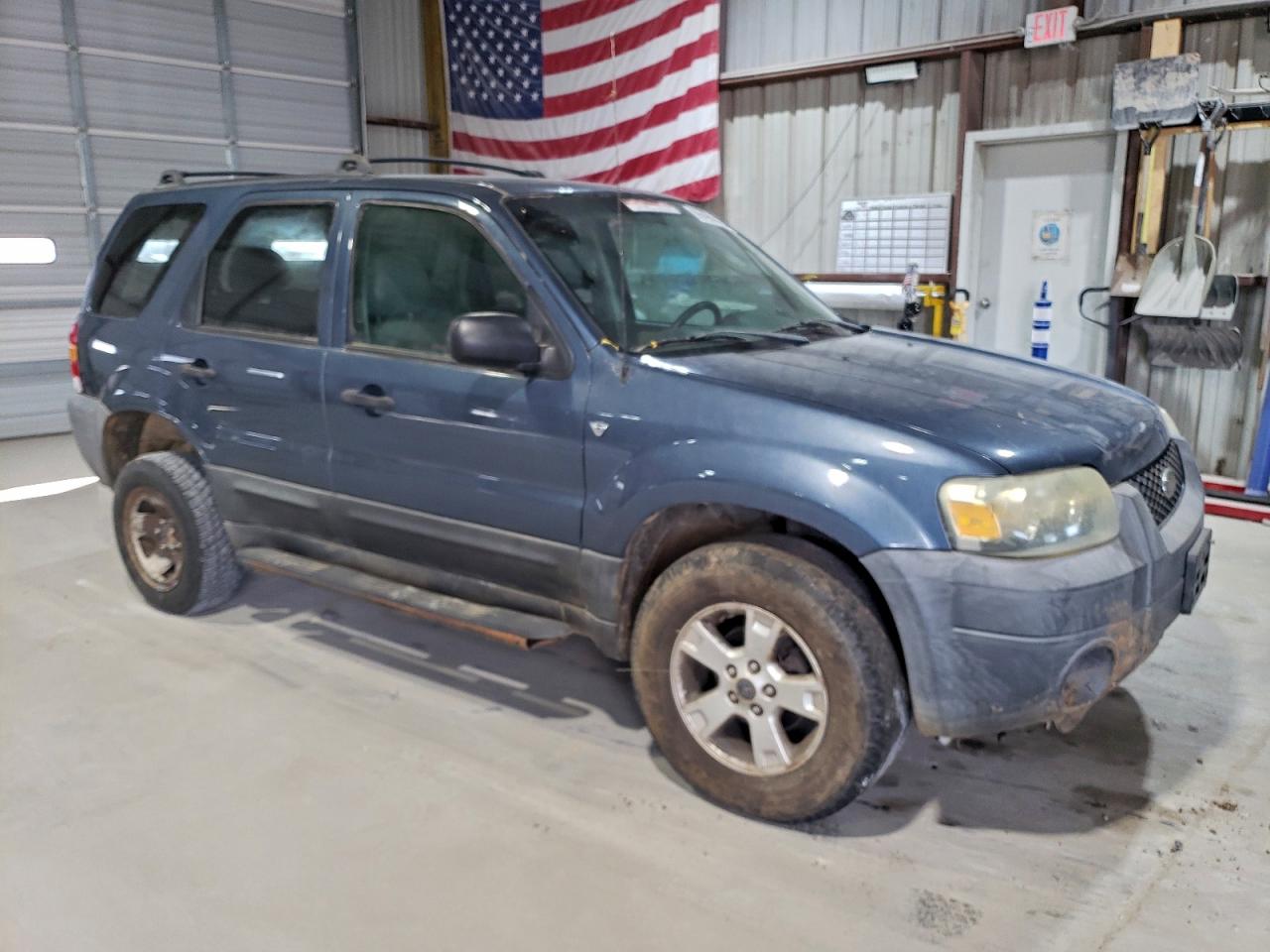 2005 FORD ESCAPE XLT photo 4