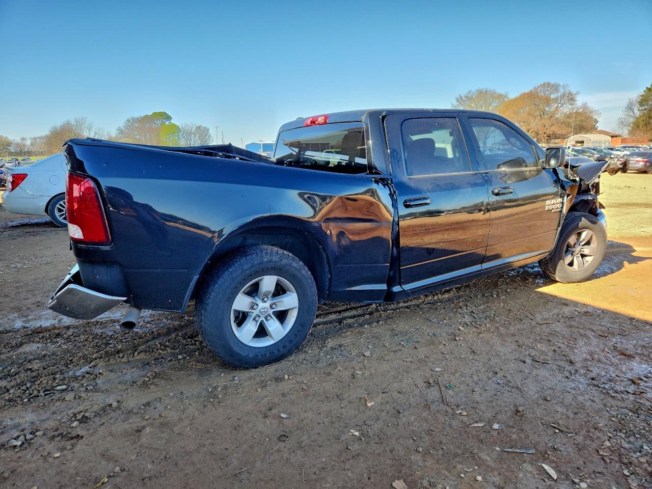 2021 RAM 1500 CLASSIC SLT photo 3