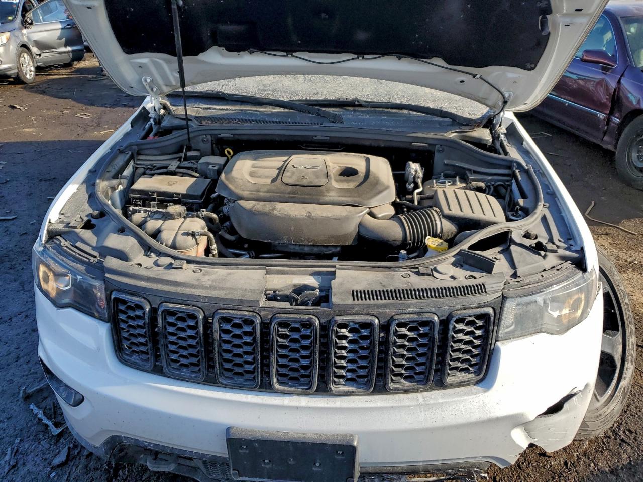 2019 JEEP GRAND CHEROKEE LAREDO photo 11
