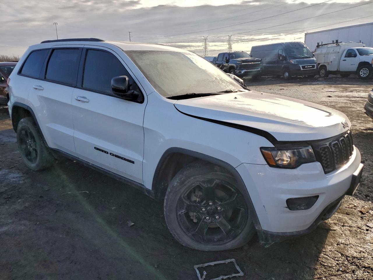 2019 JEEP GRAND CHEROKEE LAREDO photo 4