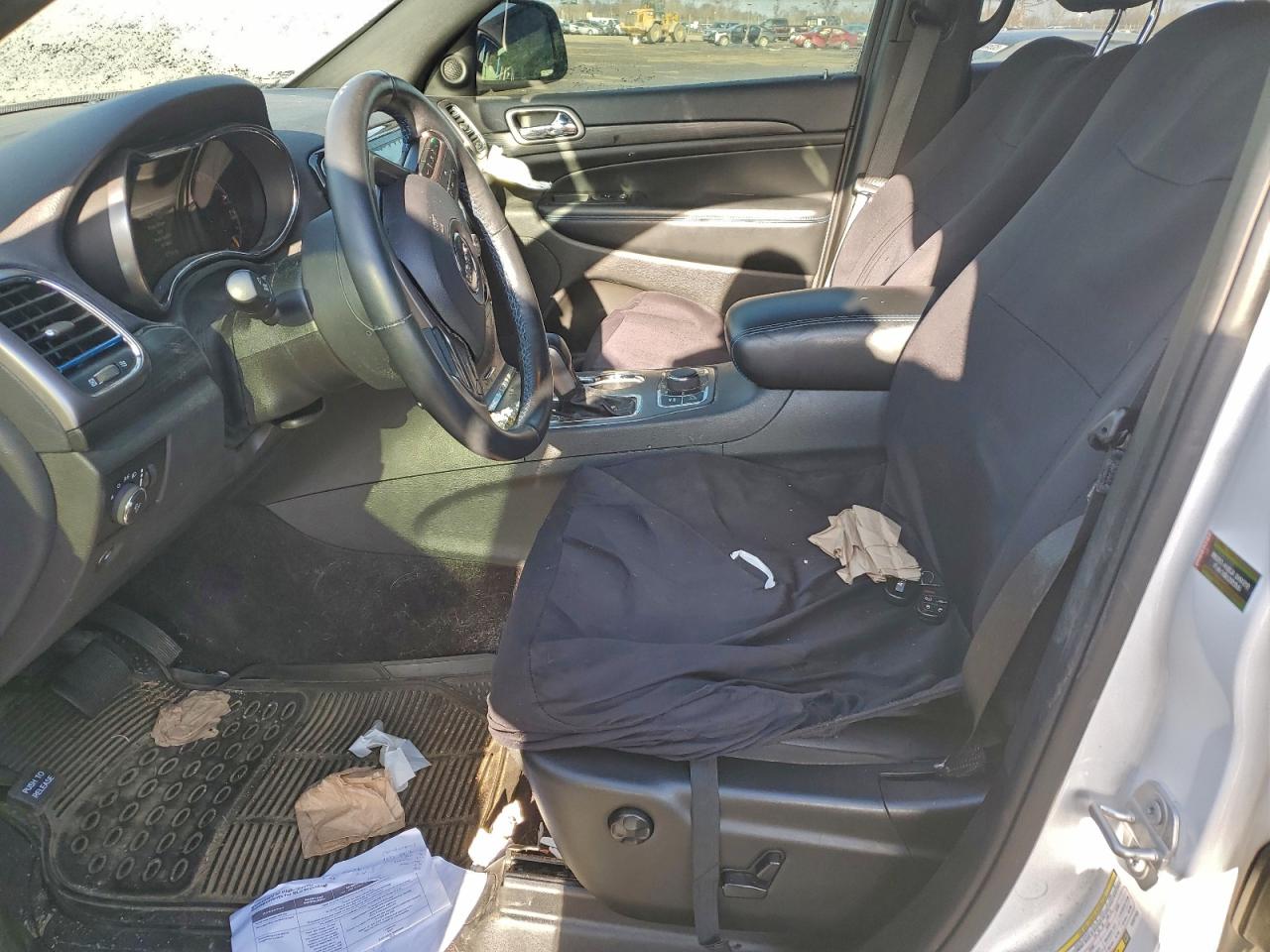 2019 JEEP GRAND CHEROKEE LAREDO photo 7