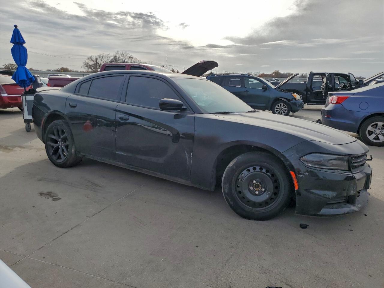 2020 DODGE CHARGER SXT photo 7
