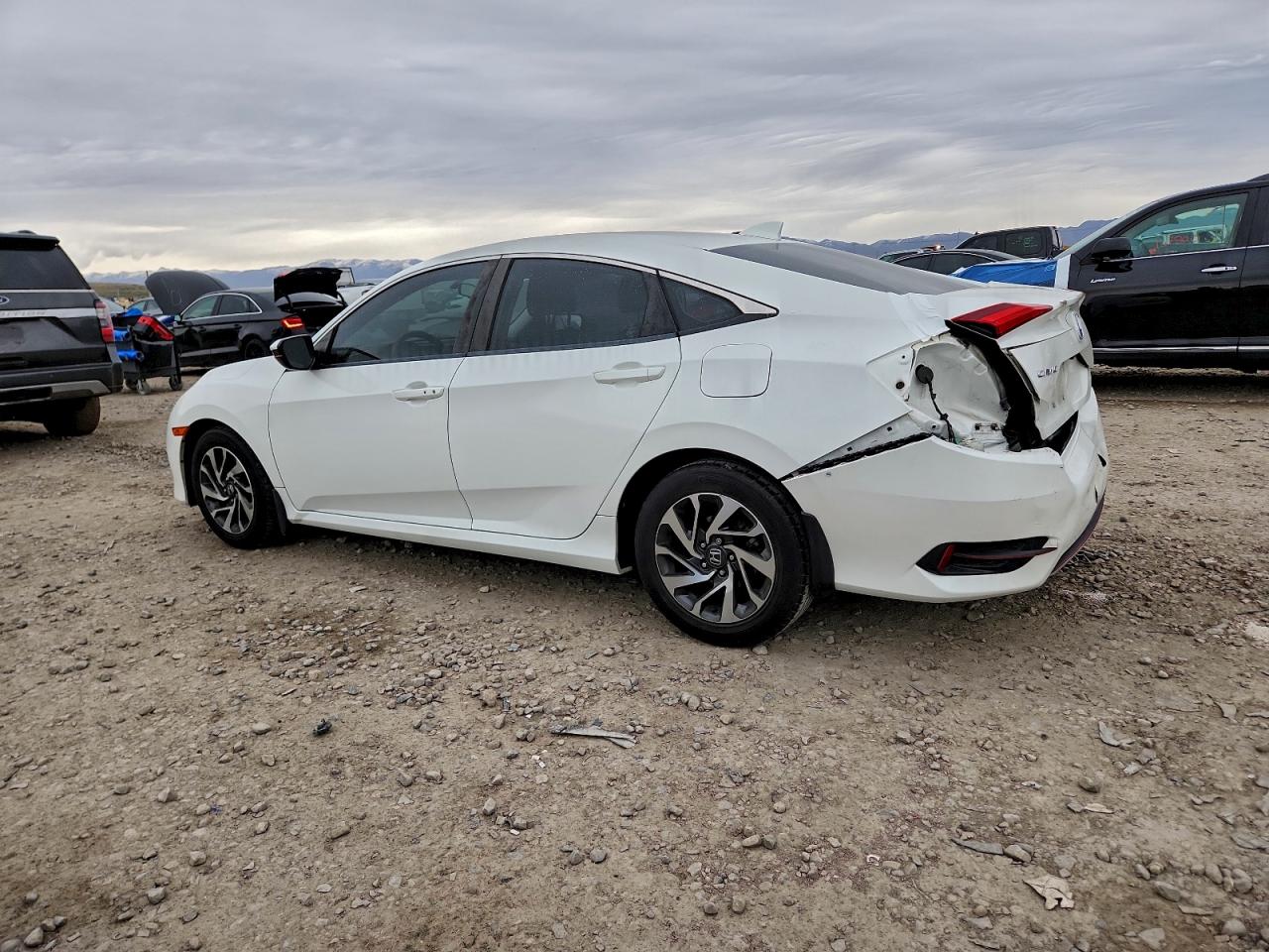 2017 HONDA CIVIC EX photo 2