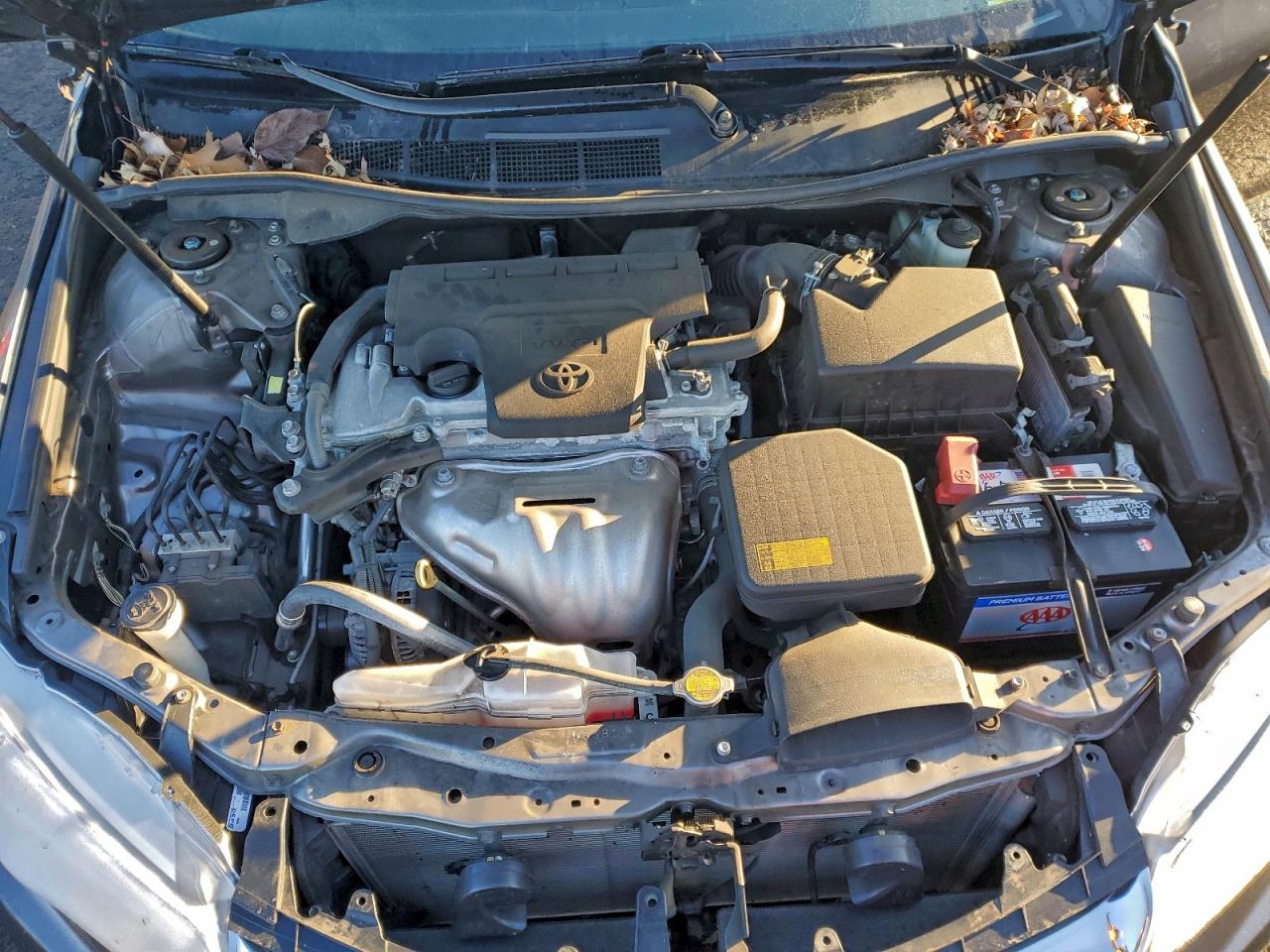 2015 TOYOTA CAMRY LE photo 11