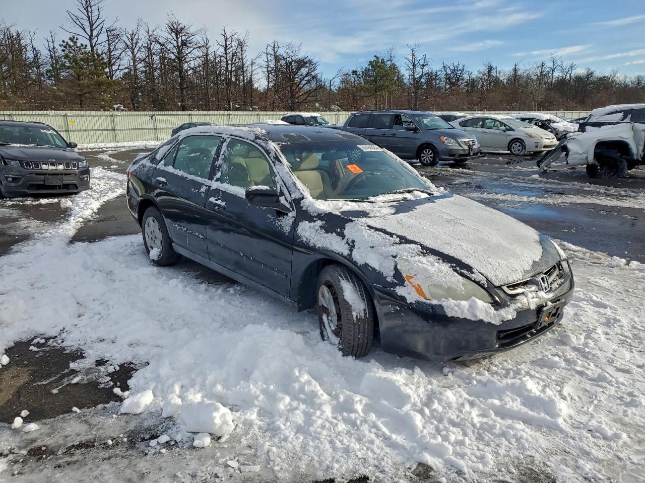 2004 HONDA ACCORD LX photo 4