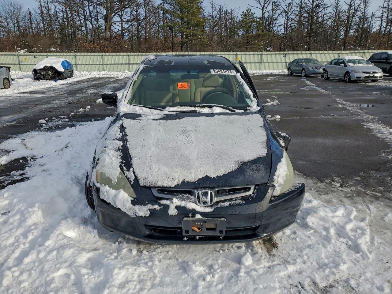 2004 HONDA ACCORD LX photo 5