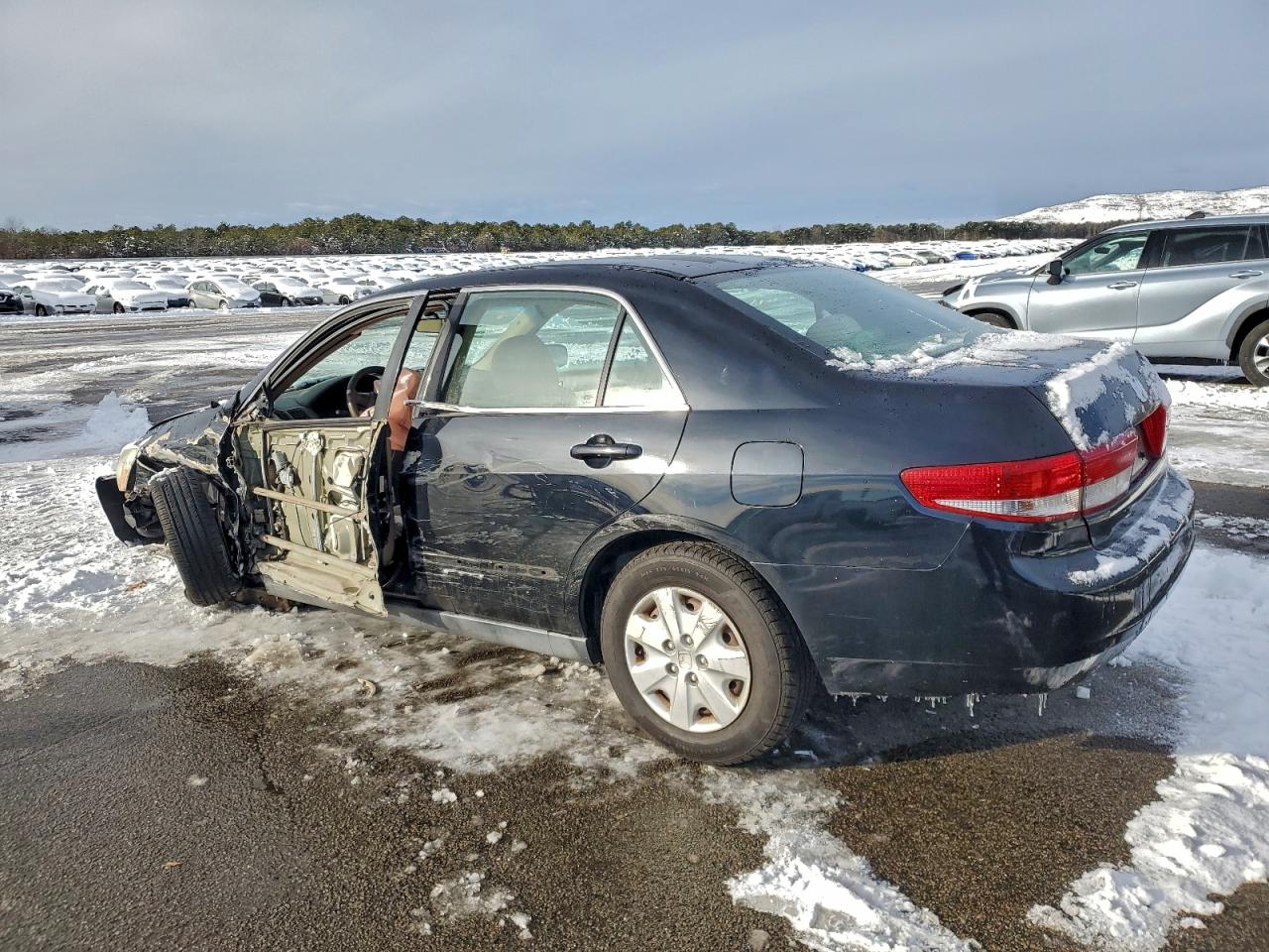 2004 HONDA ACCORD LX photo 2